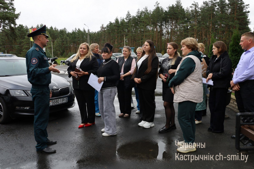 Единый день безопасности. С коллективом Октябрьского молочного завода встретился начальник Октябрьского РОЧС Анатолий Сафонов