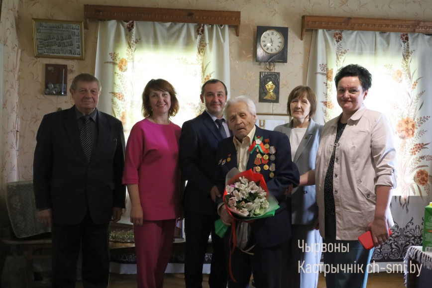 90-летний юбилей отмечает ветеран труда Алексей Брайцев