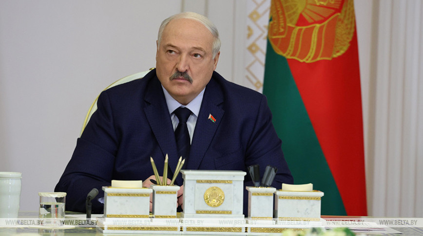 Lukashenko plans to increase status, give more powers to heads of executive committees
