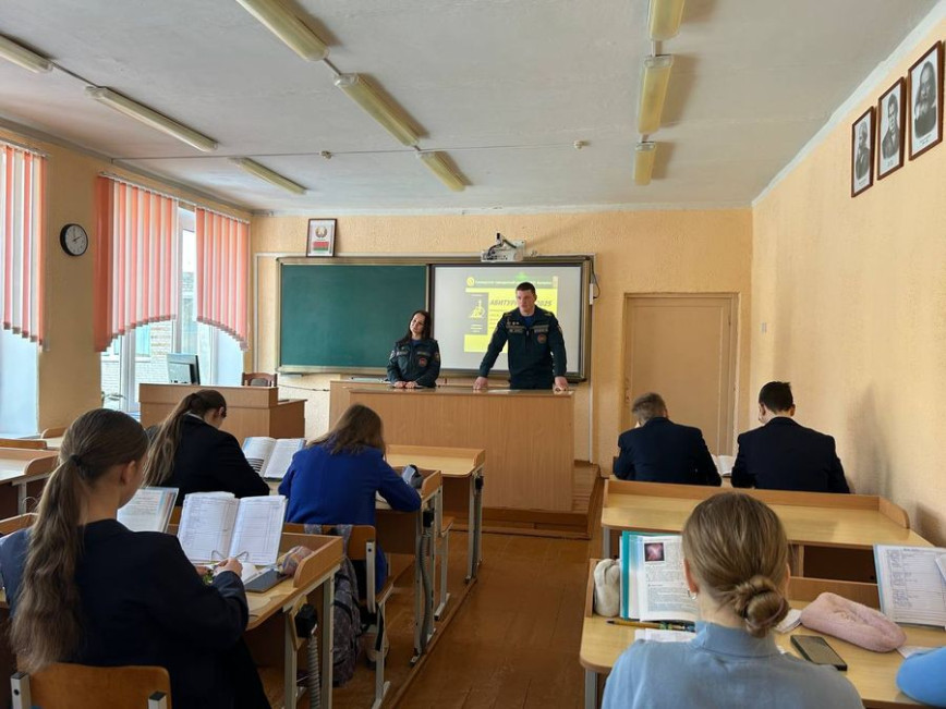 В средней школе №2 г. п. Октябрьский прошла профориентационная встреча