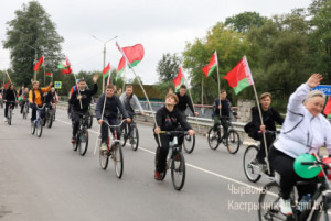 В День народного единства жители Октябрьского района присоединились к областному велопробегу «В единстве сила!»